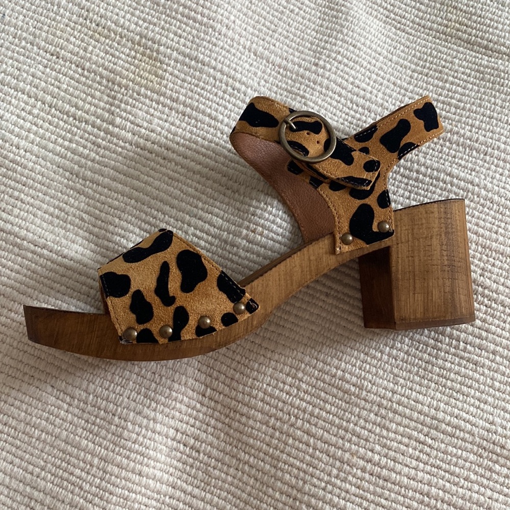 Strapy Sandals: Leopard Print! - image 3